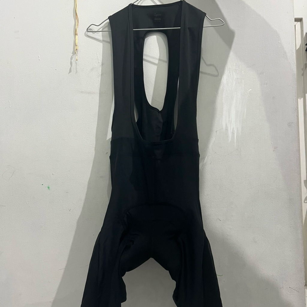 Bib rapha cargo second original size M warna hitam, busa tebal ada penipisan sesuai foto. No maap no