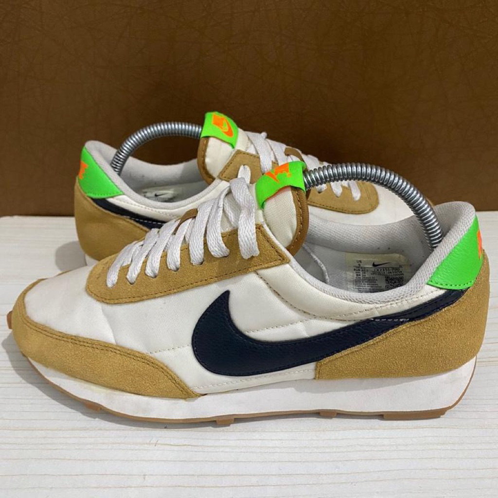 Sepatu second - PRELOVED Nike Daybreak Wheat Black Green ( Women's ) Size UK 6.5 / 40.5
