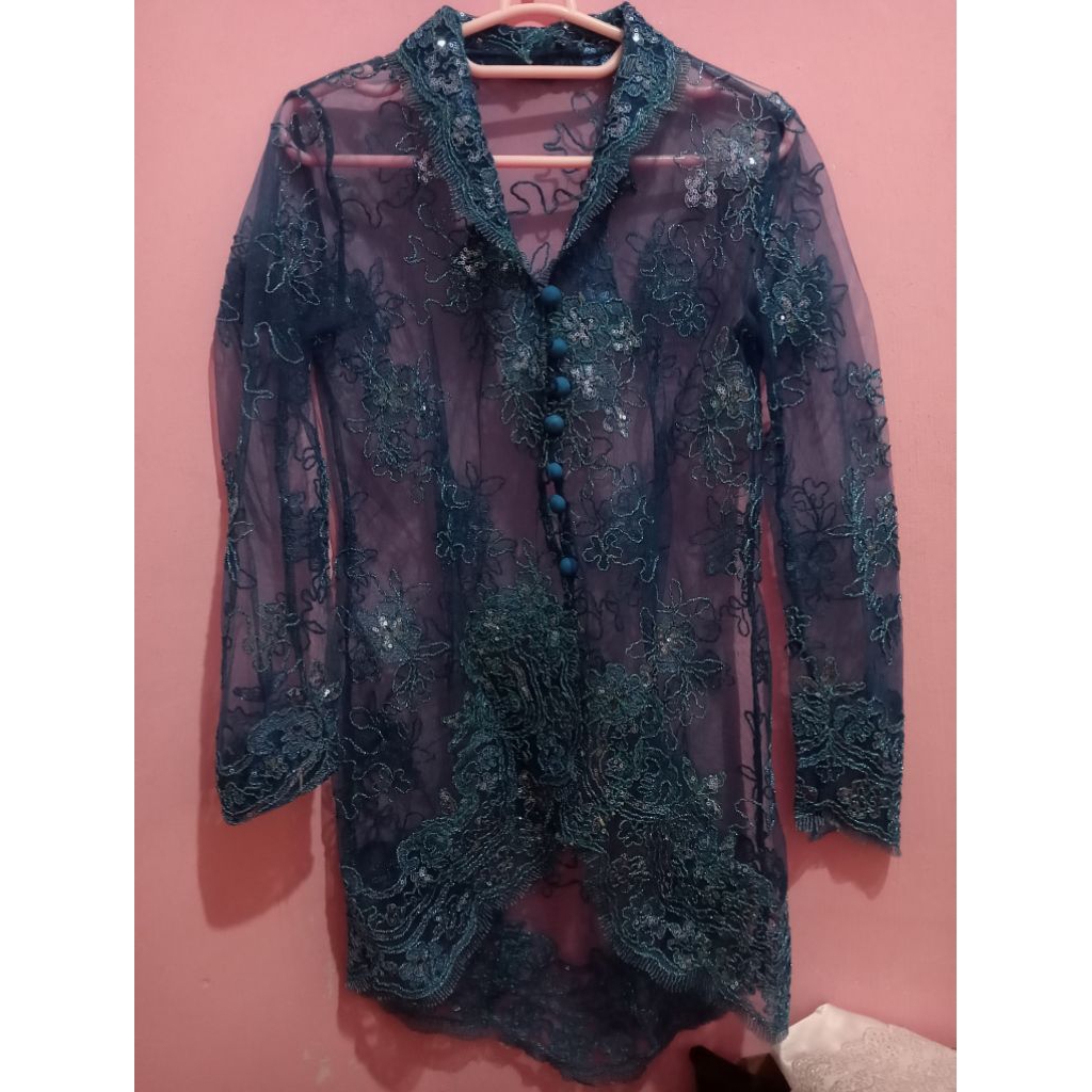 Preloved kebaya brokat