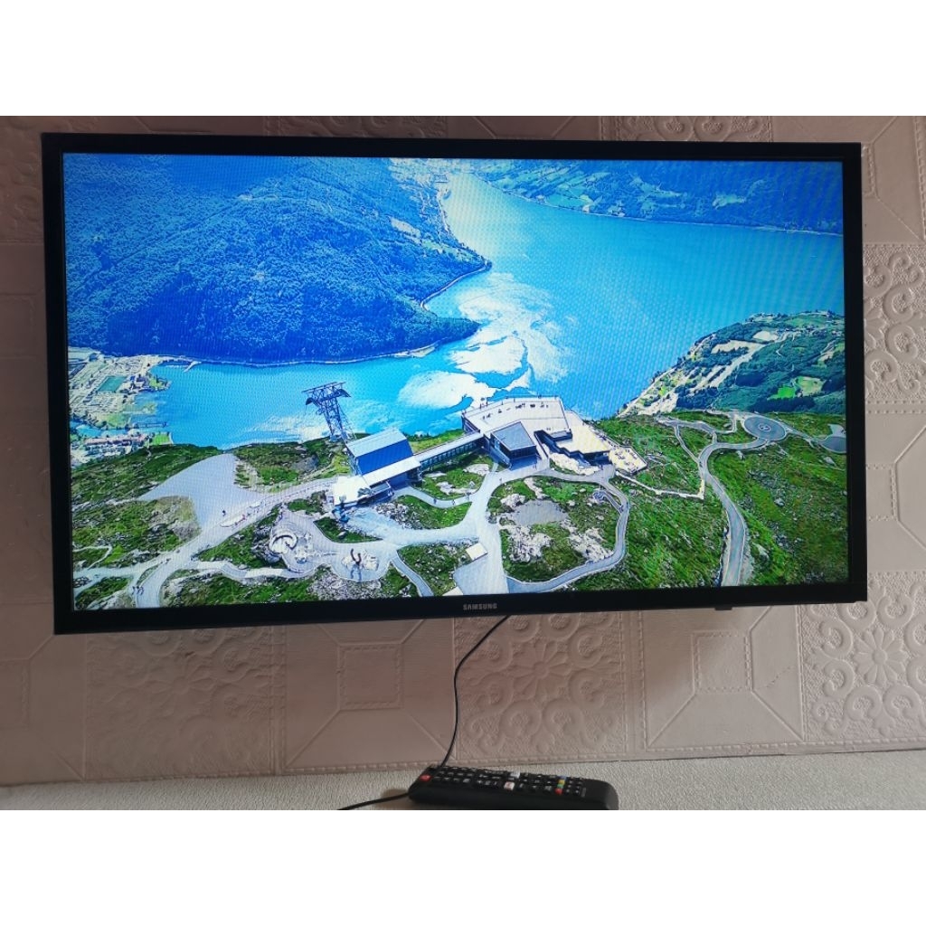 Samsung Led TV 40 Inch Digital TV + Bracket TV (Inc. Packing Kayu)