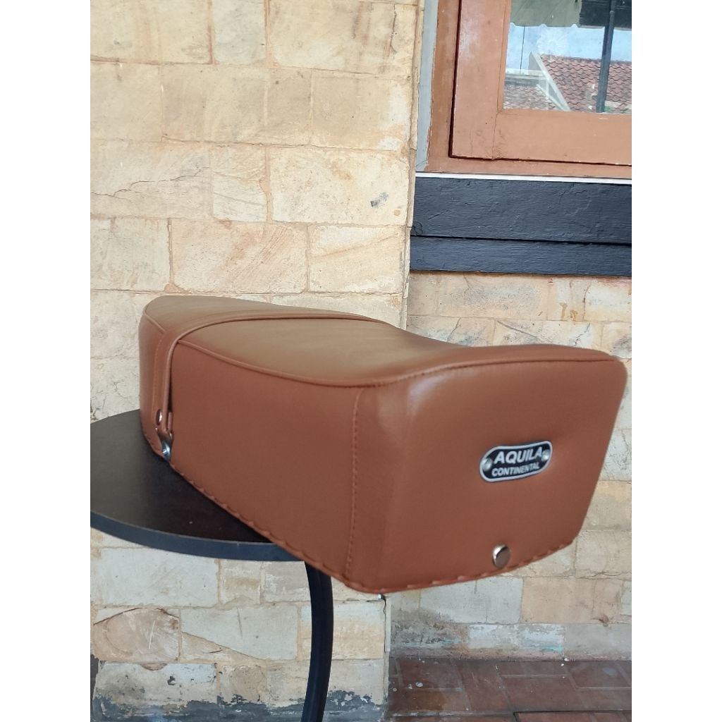 Jok Vespa Panjang Aquila Continental Coklat