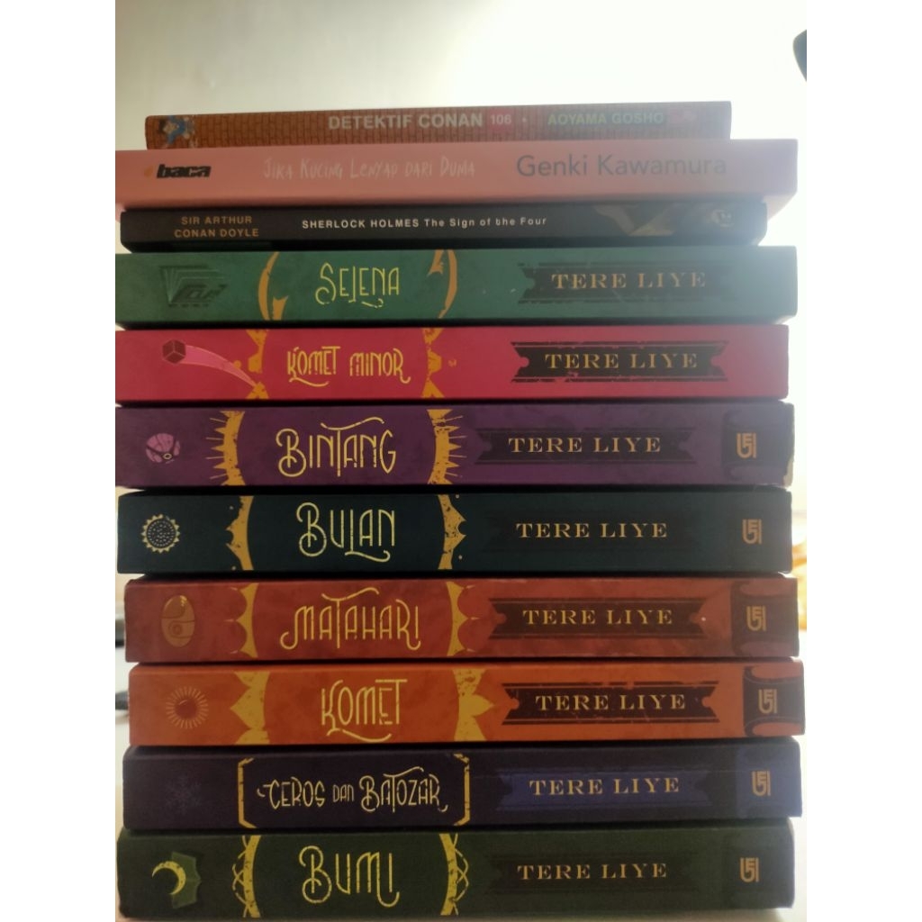 Novel Preloved Series Bumi | Matahari | Bulan | Komet minor | Komik detective Conan | Sherlock holme