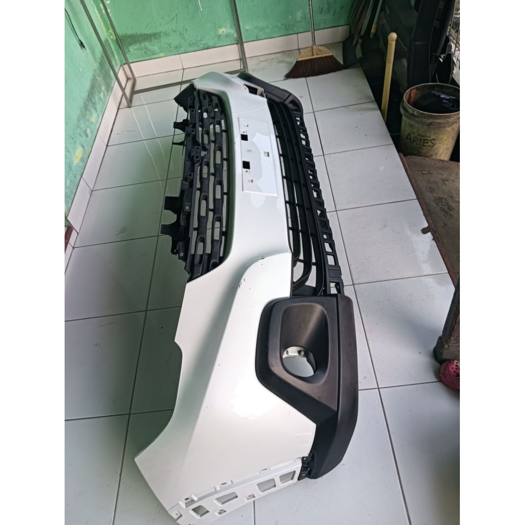 bemper depan xl7 original