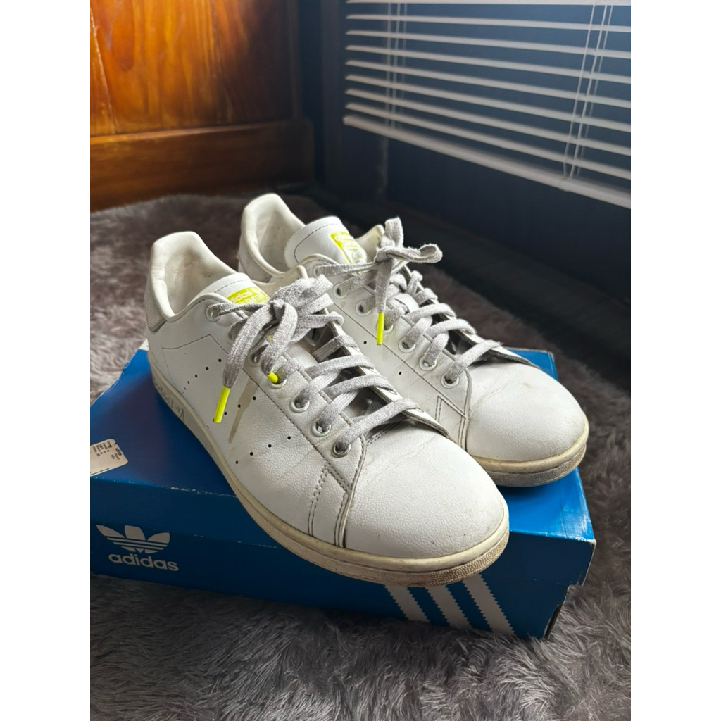 Sepatu Stan Smith