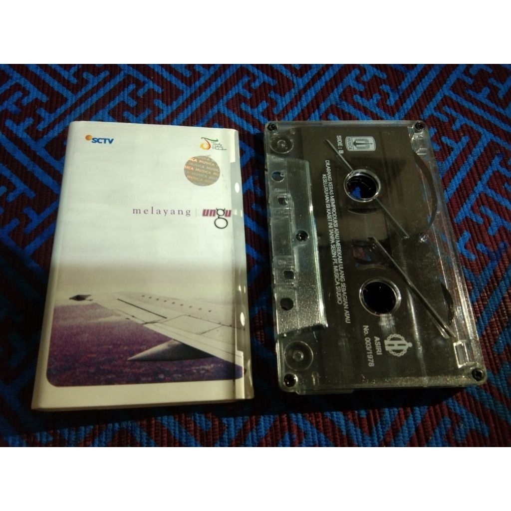 Kaset Ungu
