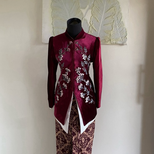 KEBAYA BLUDRU DARK MARON BISA REQ WARNA/KEBAYA FOTO STUDIO KEBAYA SIMPLE KEBAYA ELEGAN KEBAYA WISUDA