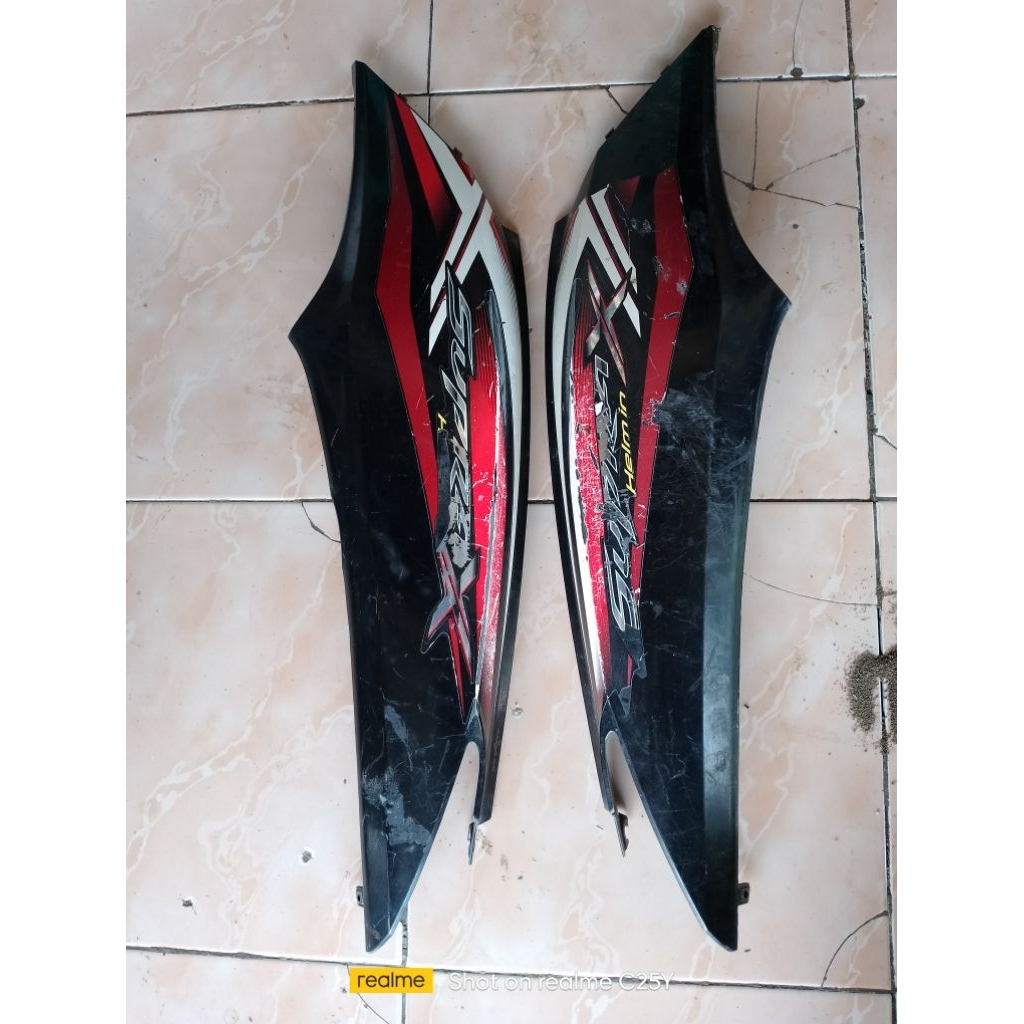 body honda supra x 125 helm in original copotan motor