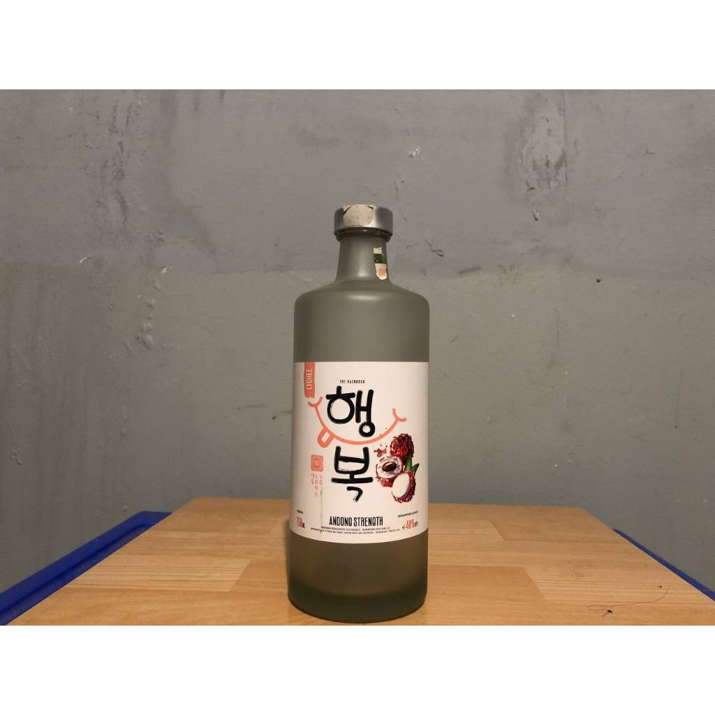 Botol minuman kosong pajangan Andong soju