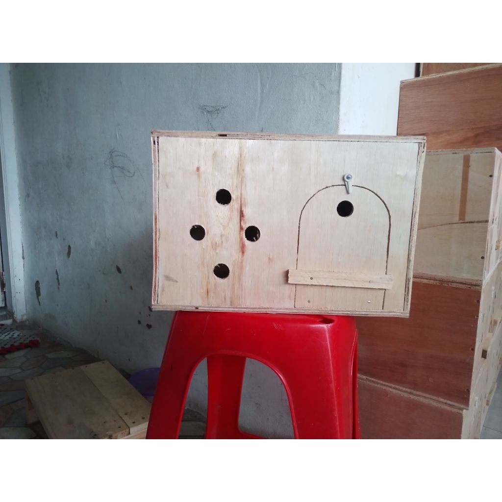 gupon merpati minimalis bahan triplek model pintu samping Ukuran 35x25x22