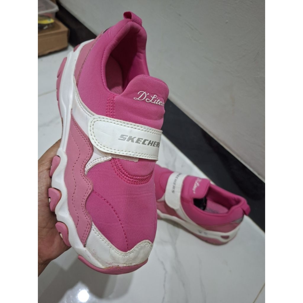 Sepatu Preloved Skechers D'lites Size 33.5