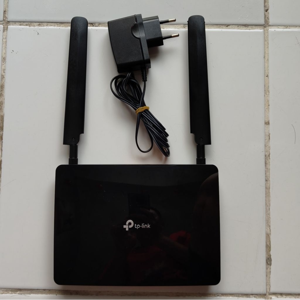 TP-LINK TL-MR6400 4G LTE MODEM ROUTER l 300 Mbps Wireless Modem Sim Card Bekas Masih Bagus