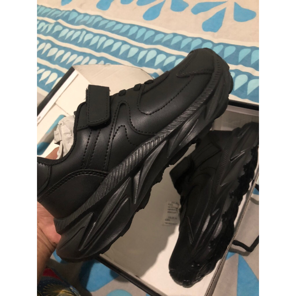 GABINO SEPATU ANAK SEKOLAH HITAM