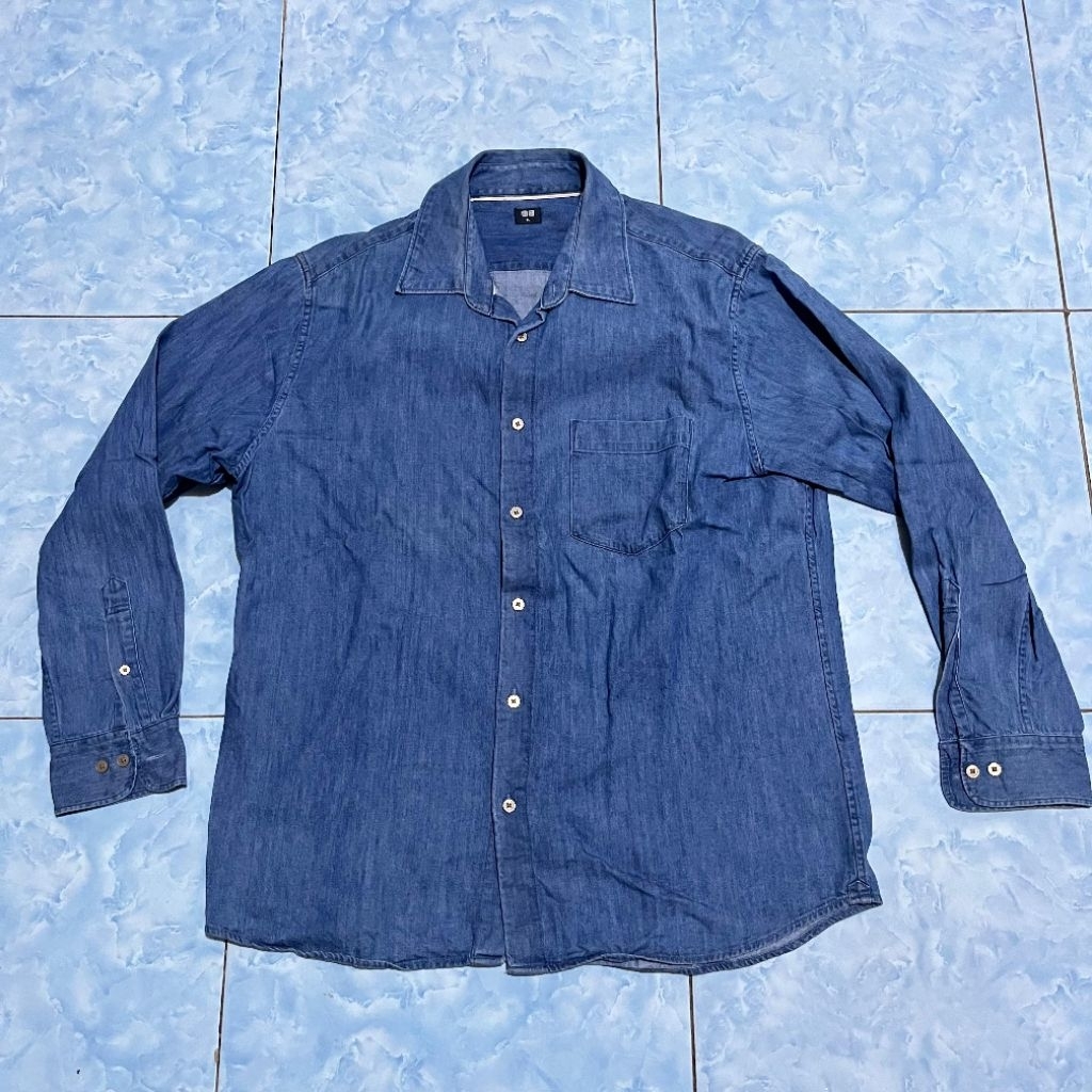 Kemeja denim Uniqlo pria