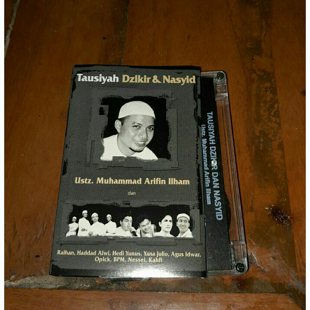 Kaset pita Tausyiah Dzikir & Nasyid