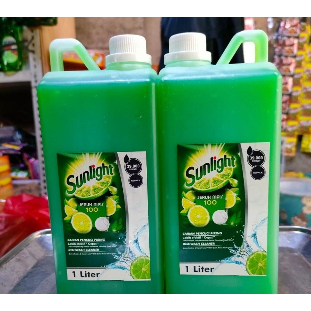 Sabun Cuci Piring Sunlight 1 Liter - Aroma Jeruk Nipis Segar, Busa Melimpah, Lembut di Tangan