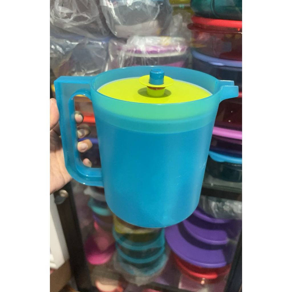 Teko Tupperware pitcher