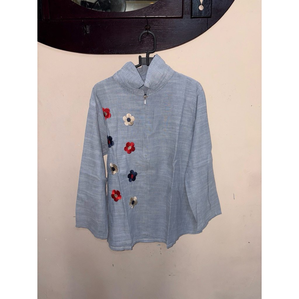 Blouse Biru Muda