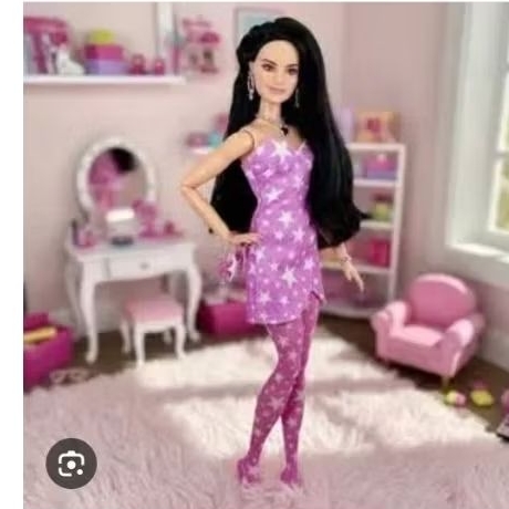 Barbie Deluxe Raquelle