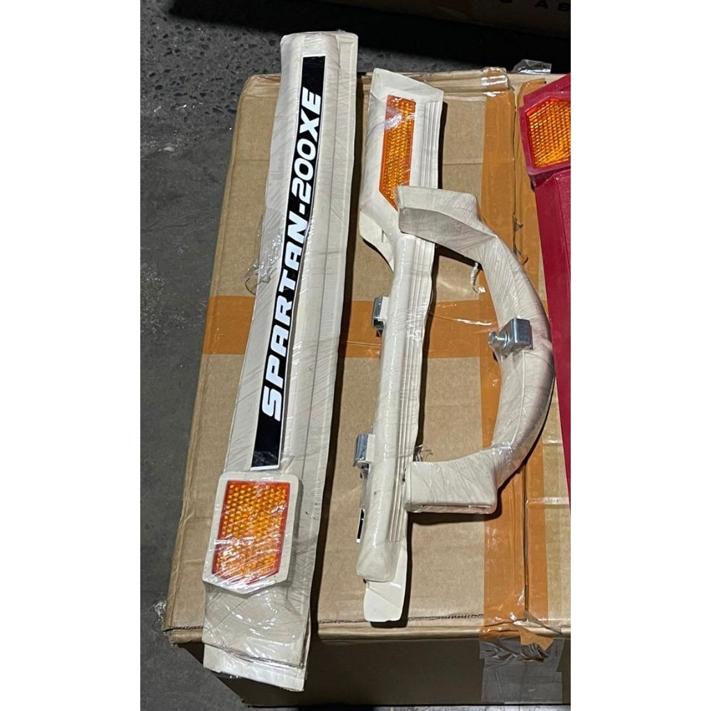 Trim triem set vespa spartan 200cc napoleon detail presisi warna putih