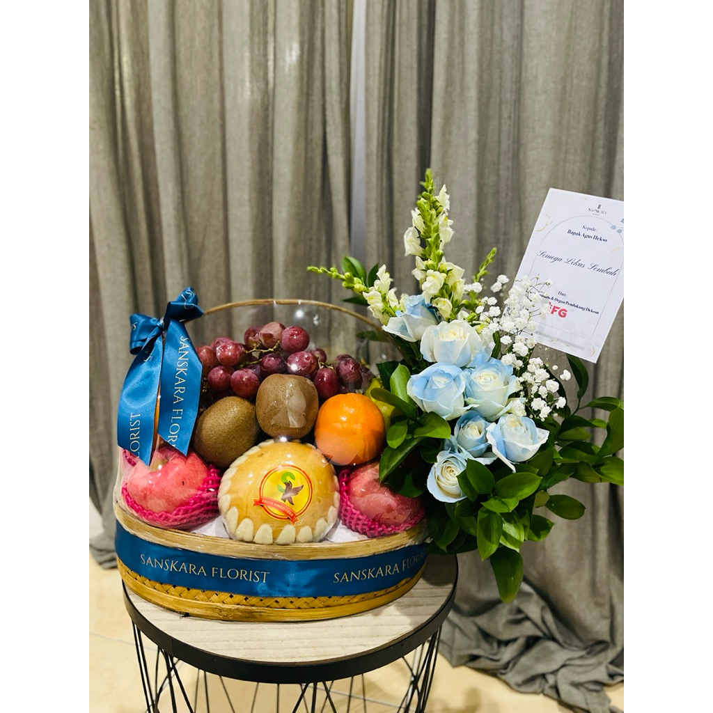 Parcel buah dan Bunga /parcel buah /Parcel Bunga / parcel buah cantik