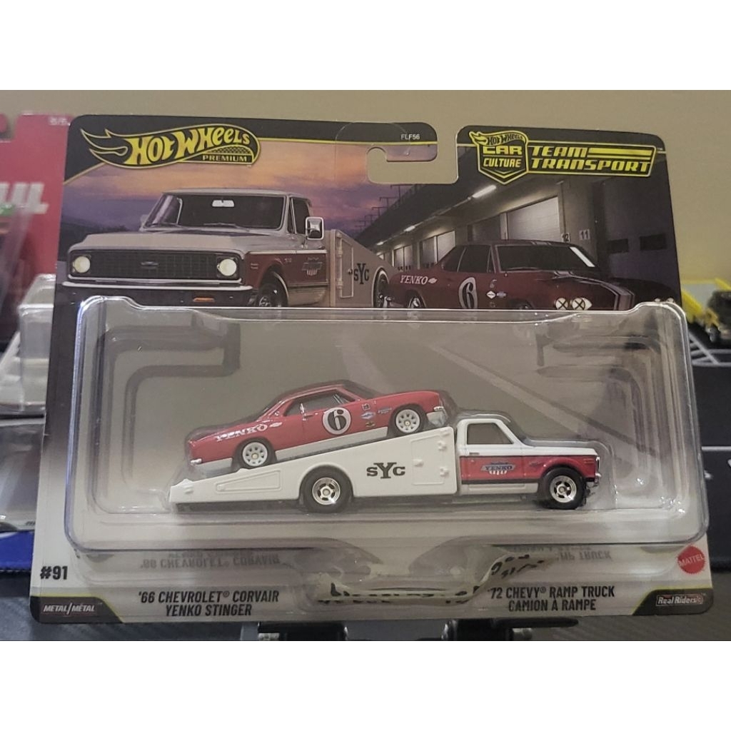 Hotwheels Team Transport 66 chevrolet dan 72 chevi ramp truck