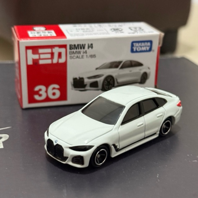 Tomica BMW I4
