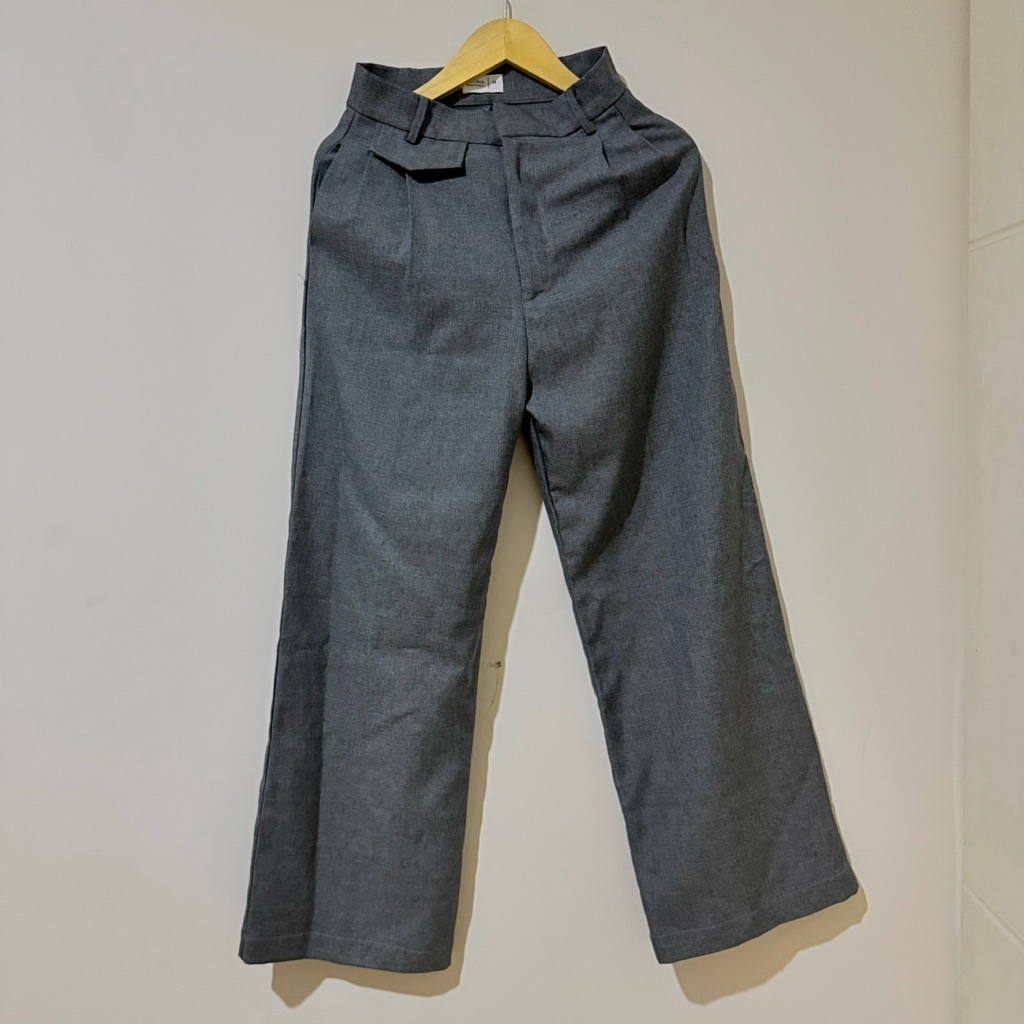 Preloved Yeona ORO pants