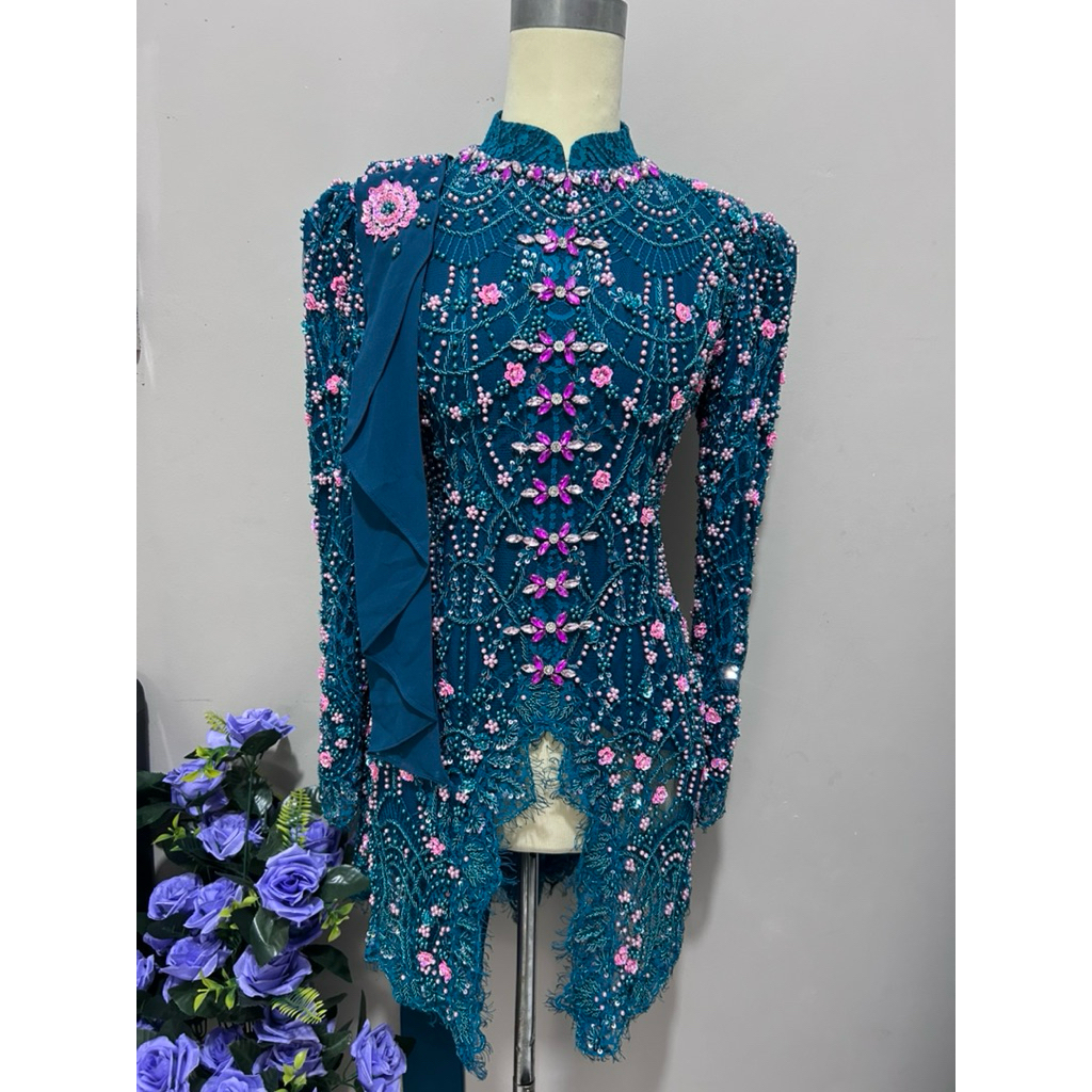 kebaya emerald blue -kebaya mahogany  kebaya wisuda kebaya tunangan kebaya payet mgb