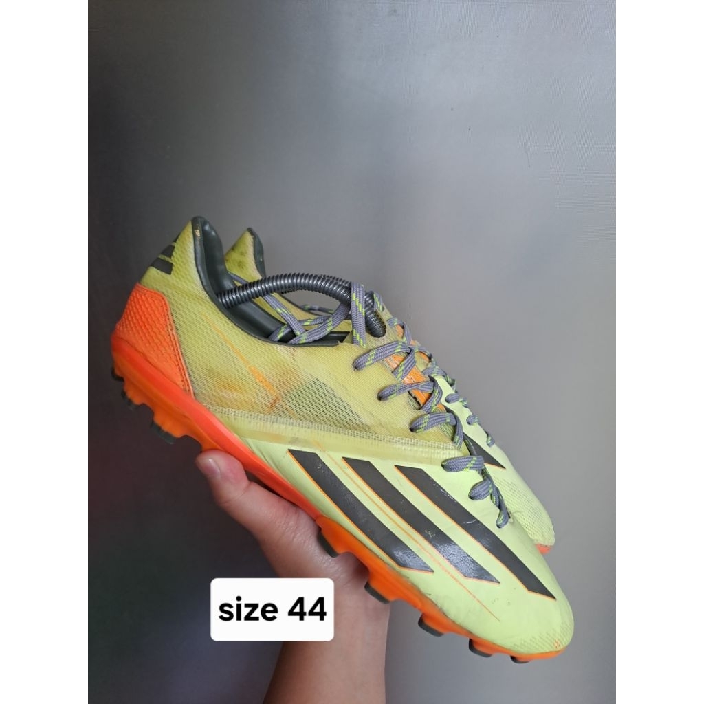 sepatu bola dewasa adizero f50