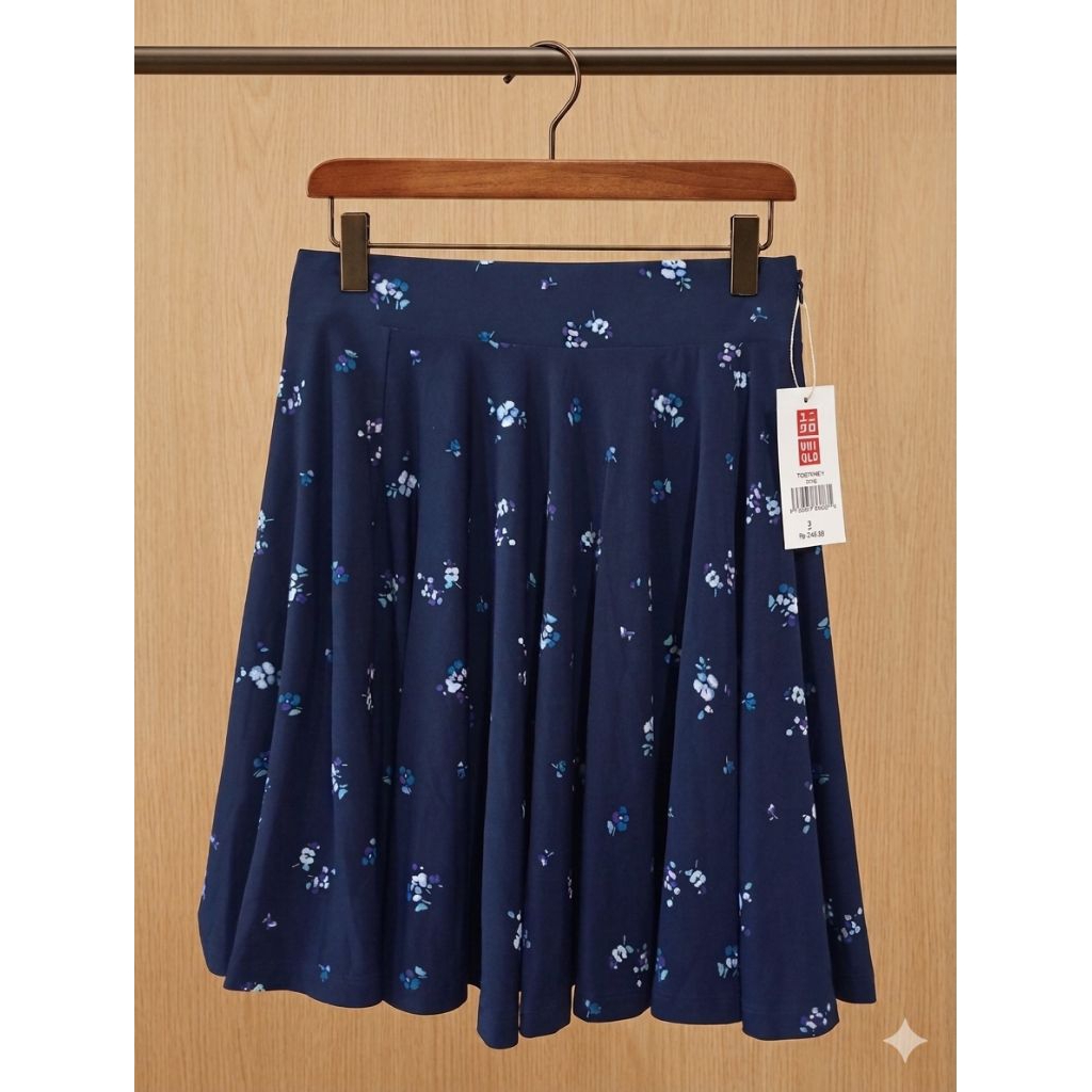 Rok uniqlo pendek dewasa ( mini skirt ) motif bunga