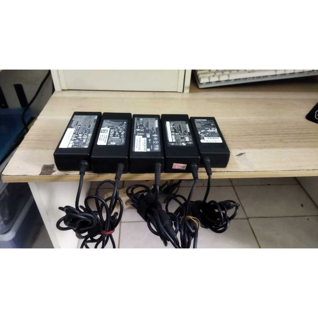 Chargers/Adaptors Bekas Second Laptop Toshiba Surabaya Rungkut