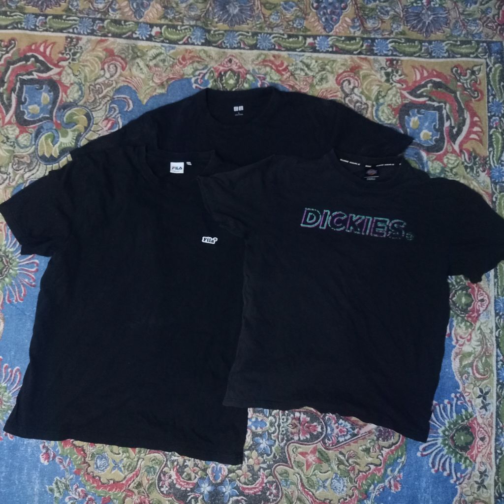 Kaos Branded Original Bundle 3pcs Fila Dickies Uniqlo Hitam Size L XL brand Uniqlo