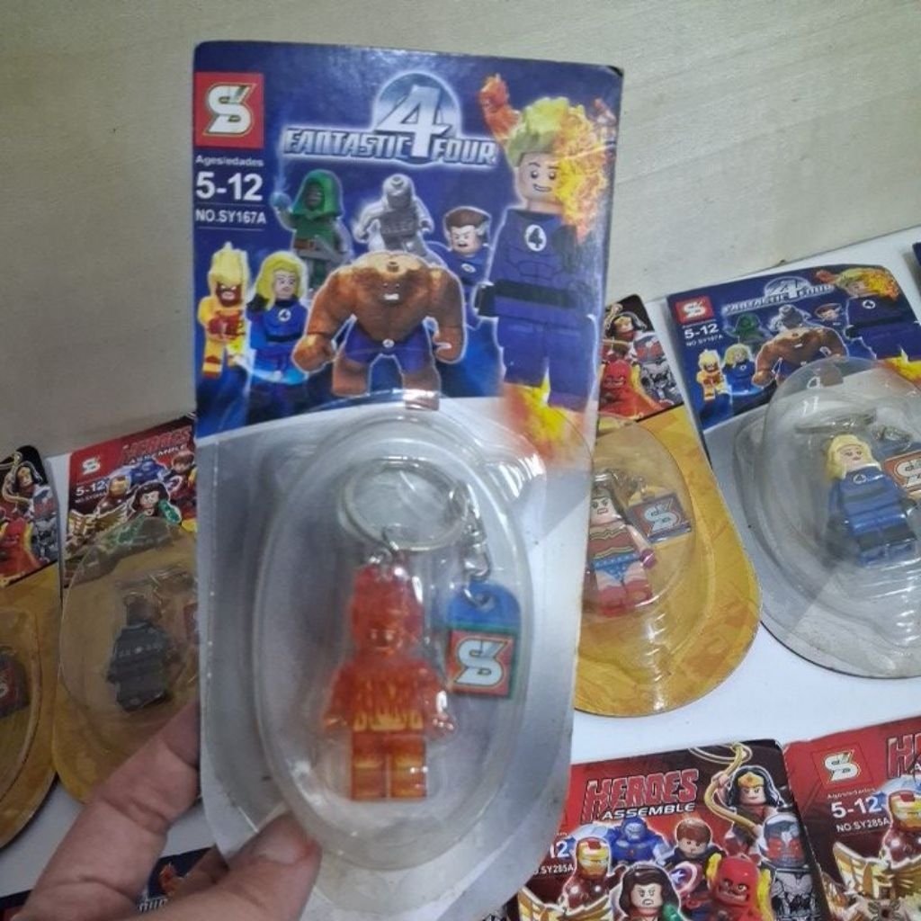 gantungan kunci bricks minifigure series marvel super heroes assemble batman,spiderman,joker (new)