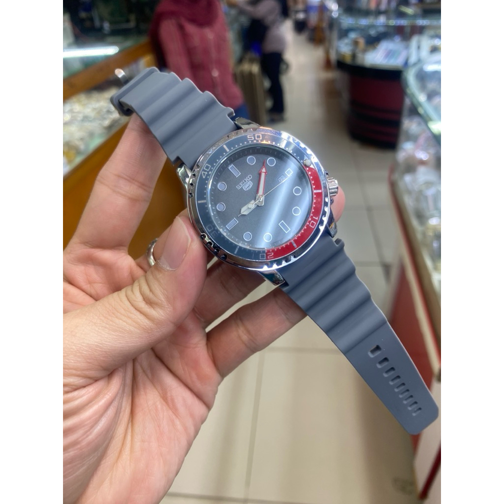 SEIKO 5 PEPSI JAM TANGAN PRIA RUBBER RING PUTAR QUARTZ