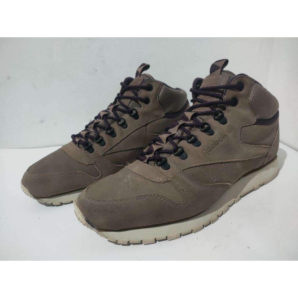 Sepatu Reebok Classic Mid, Size 44
