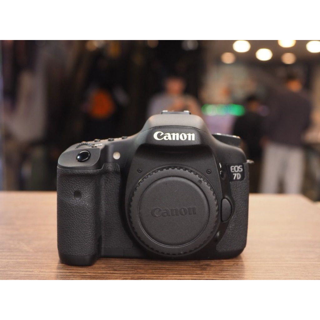 Canon EOS 7D DSLR FullFrame Like New