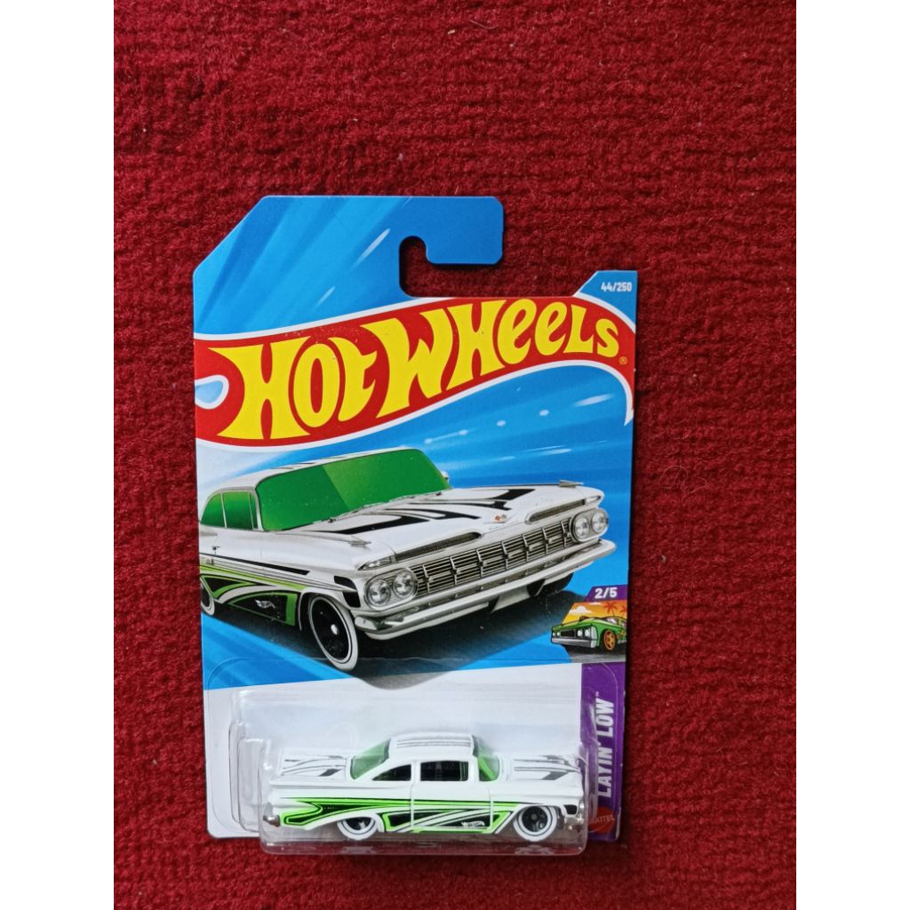 Hot wheels 59 chevy impala putih