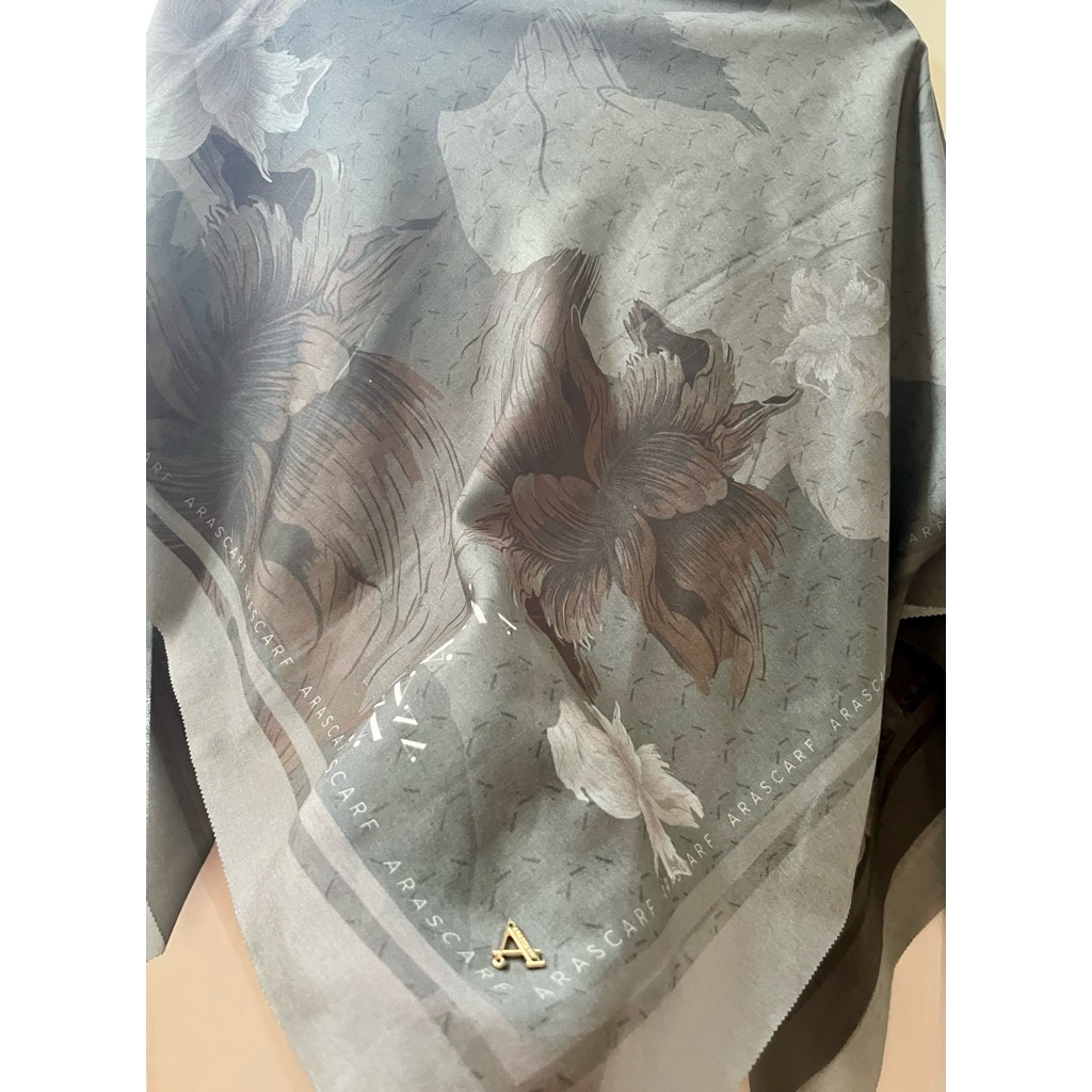 Preloved arascarf