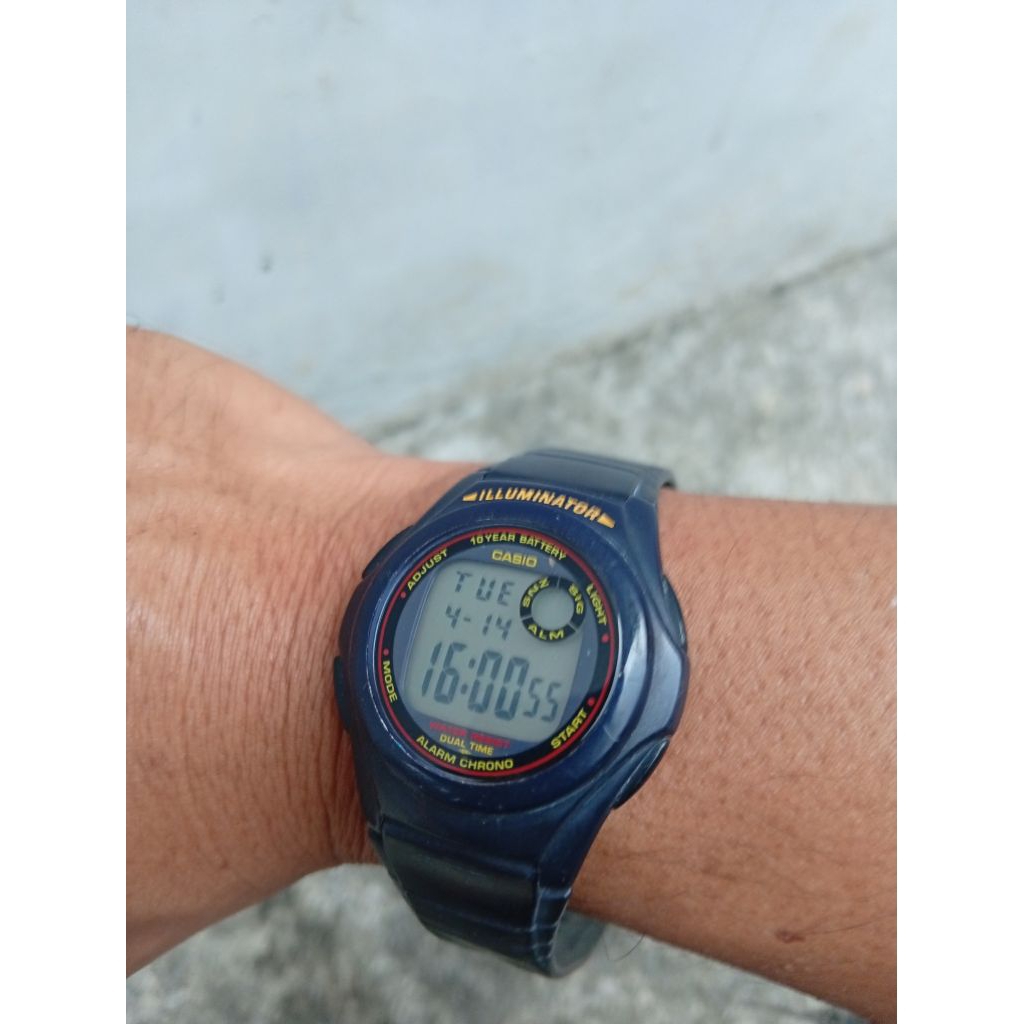 CASIO F-200
