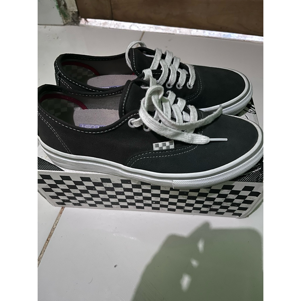 vans authentic skate dark grey