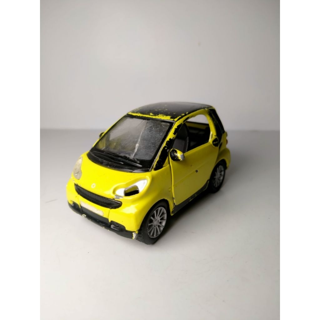 Diecast Maisto Smart Fortwo 1/32 Loose