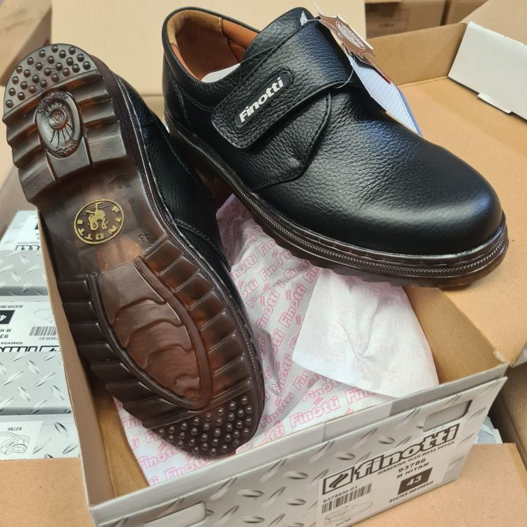 Sepatu kulit asli - perekat Finotti 93786