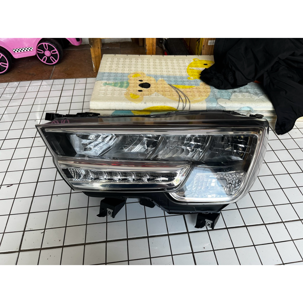 headlamp Ertiga XL 7 Original LH