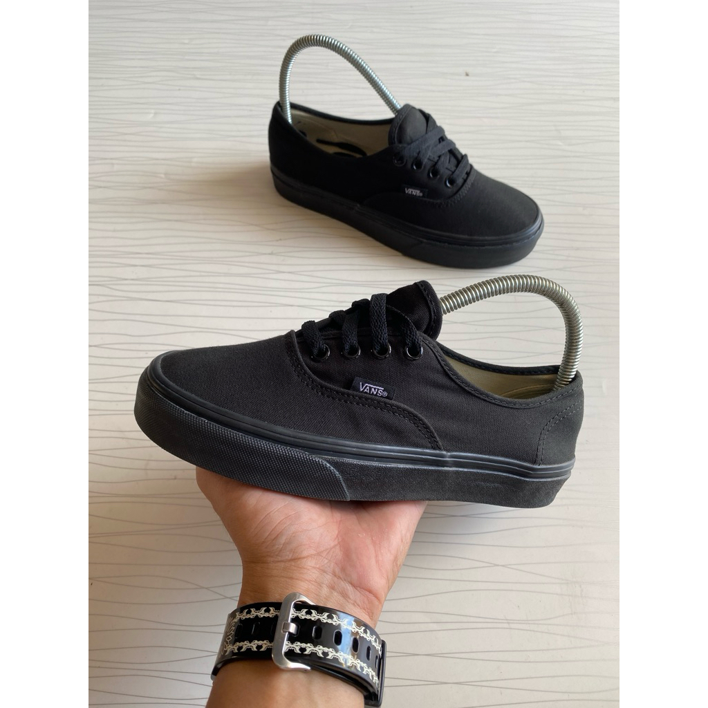sepatu vans autentic full black