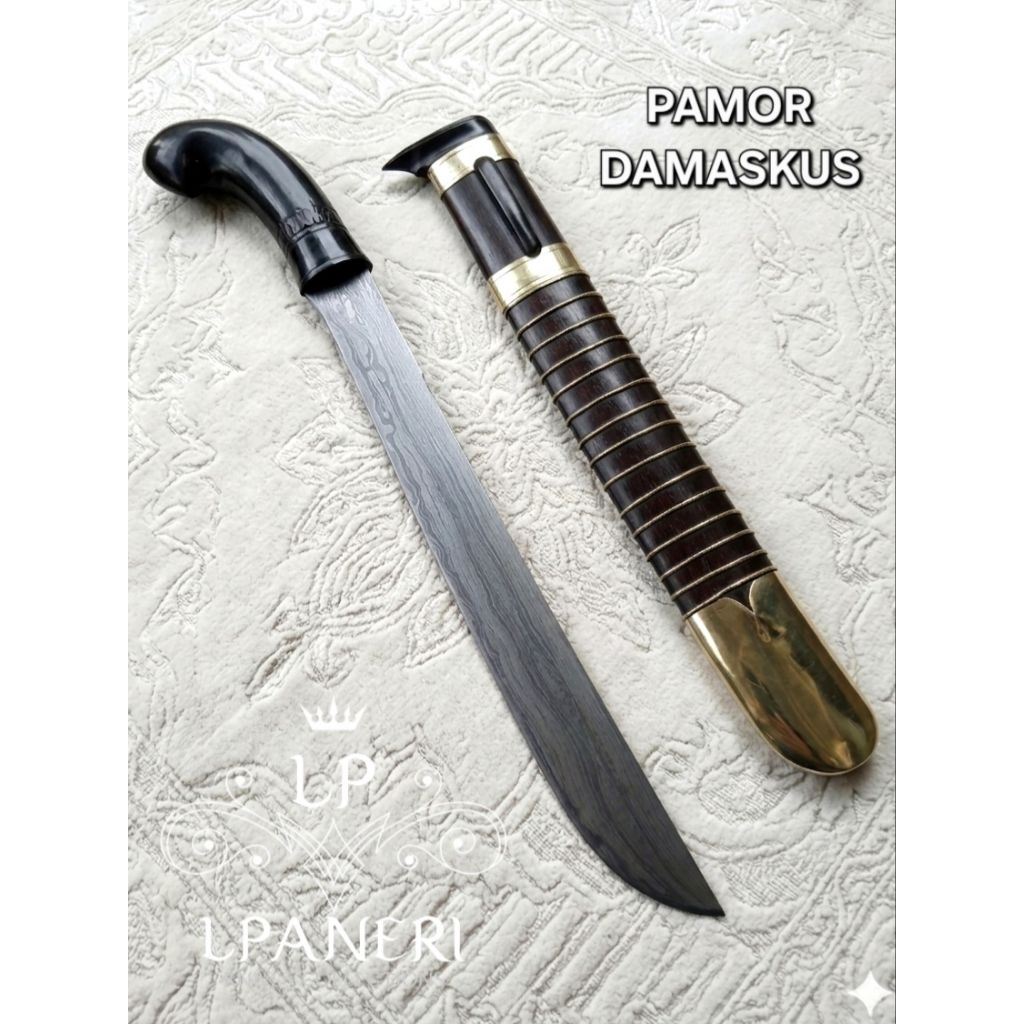 Golok Klasik Pamor Damaskus Balik Mipih Tebal Gagang Tanduk Billah 34,5cm Kombinasi  1gram Emas Prem