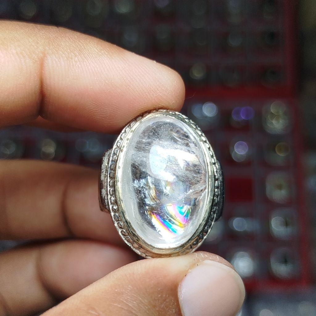 CINCIN PRIA BERMATA BATU KECUBUNG AIR PELANGI KALIMANTAN ( NATURAL QUARTZ, RING ALPAKA SIZE 8+ )
