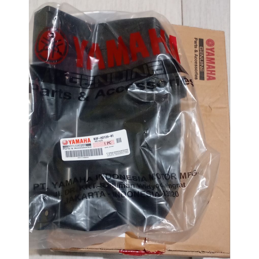 tutup aki Yamaha lexi cover baterai LEXI 125 dop aki Yamaha lexi original B3F-H2129-01