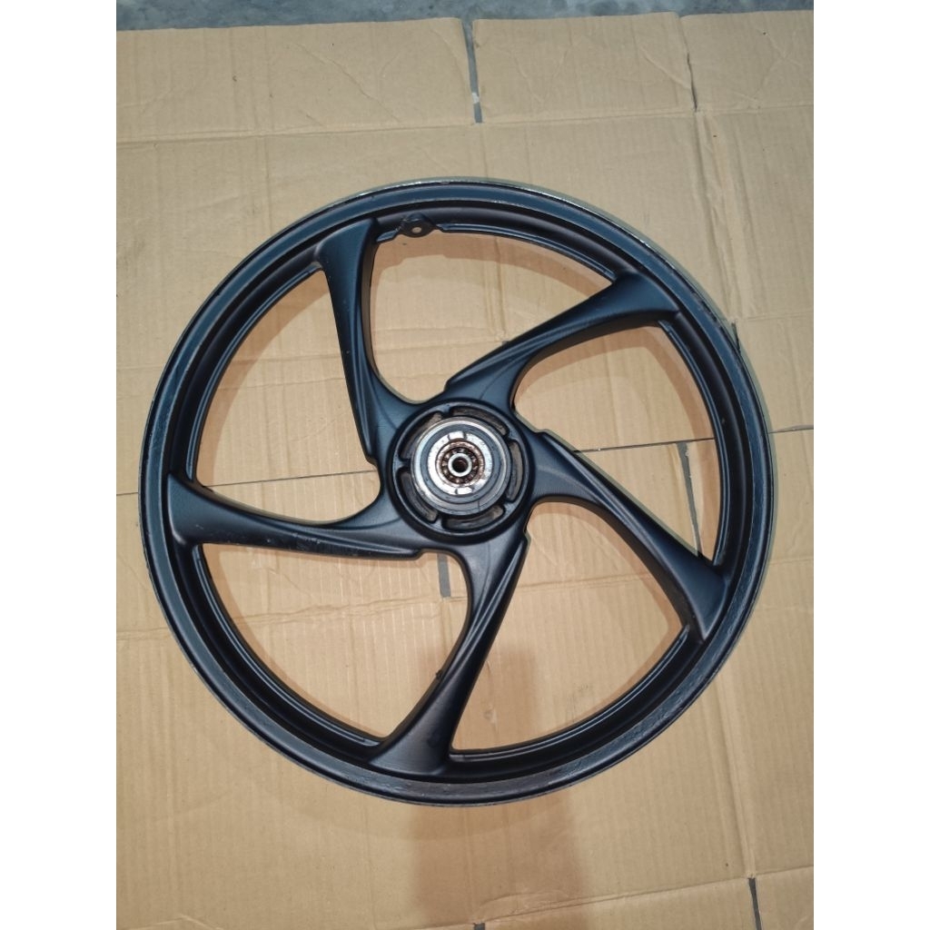 velg racing depan Suzuki Smash Titan original cabutan