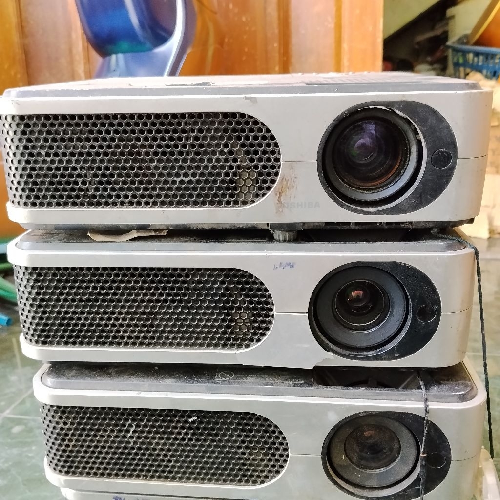 KONDISI MATI Proyektor TOSHIBA TLP-X3000 BEKAS Harga 1 PCS SPERPART PROYEKTOR LENSA PROYEKTOR