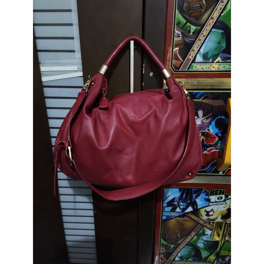 Hobo Anne Klein Merah lengkap talpan bawaan